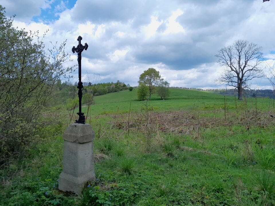 Spacerem po cmentarzach