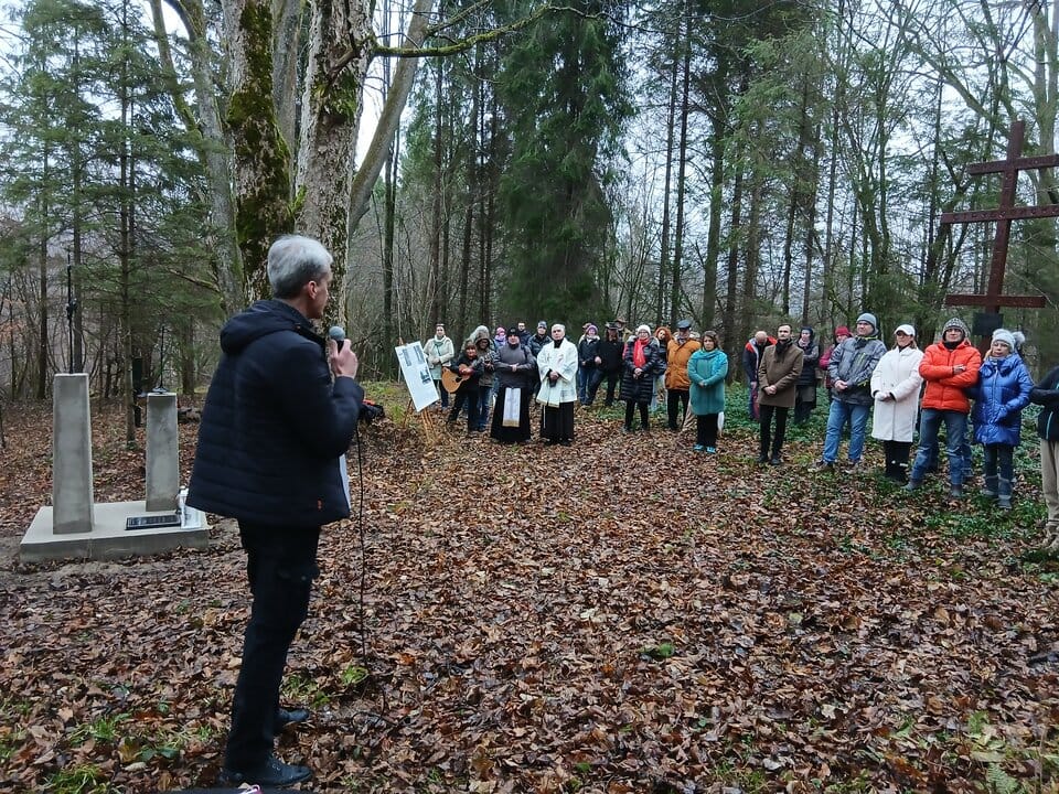 Krzyże powróciły na cmentarz w Strzebowiskach