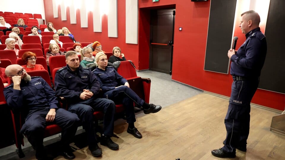 Jak działają oszuści? Policja o bezpieczeństwie