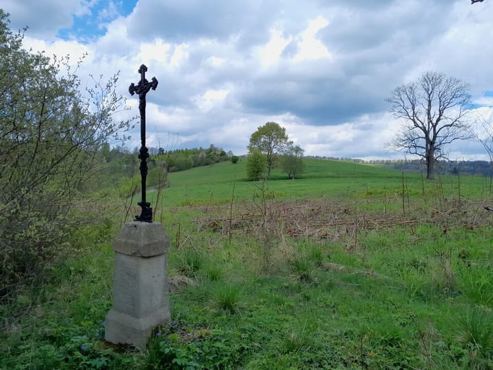 Spacerem po cmentarzach