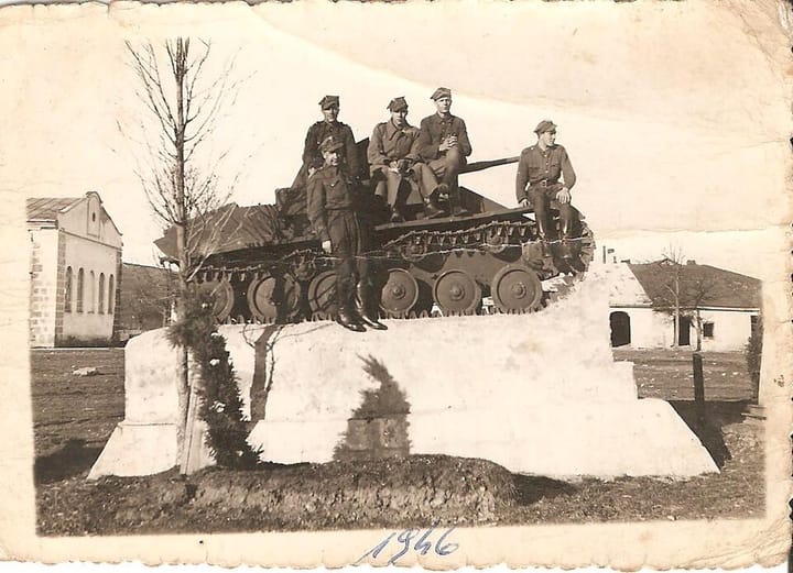 Na starej fotografii - Pierwszy czołg w Baligrodzie
