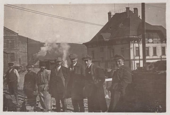 Na starej fotografii – Rafineria w Ustrzykach Dolnych